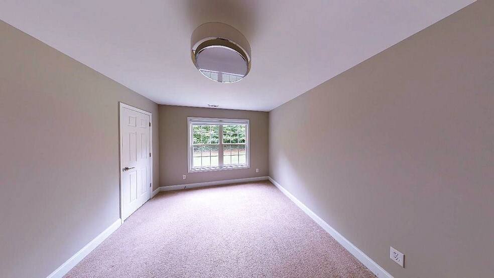 Building Photo - 425 New Parkside Dr