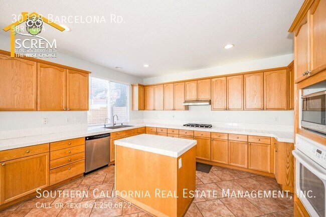 Building Photo - 30328 Barcelona Rd