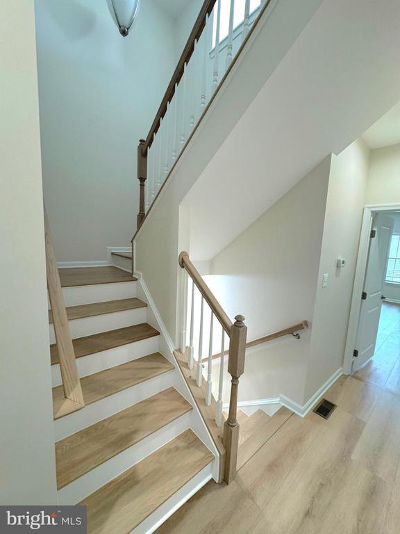 Building Photo - 9160 Landon House Ln