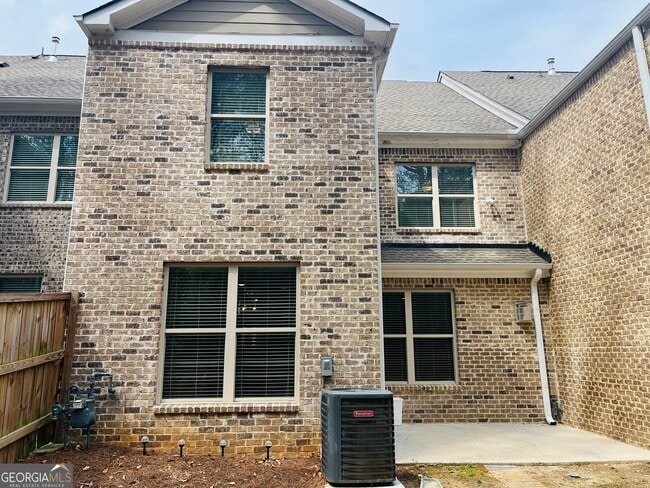 Building Photo - 6005 Arbor Knoll Pl