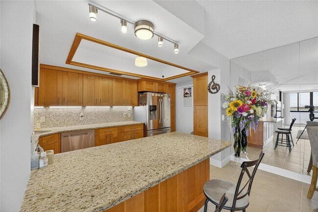 Building Photo - 7100 Sunshine Skyway Ln S