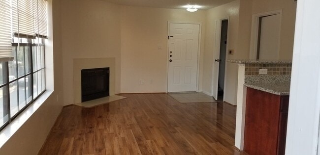 Building Photo - 2750 Holly Hall St