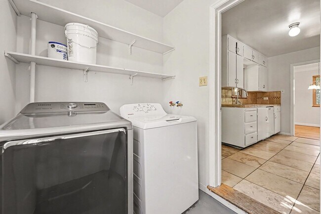 Building Photo - 7345 Montview Blvd