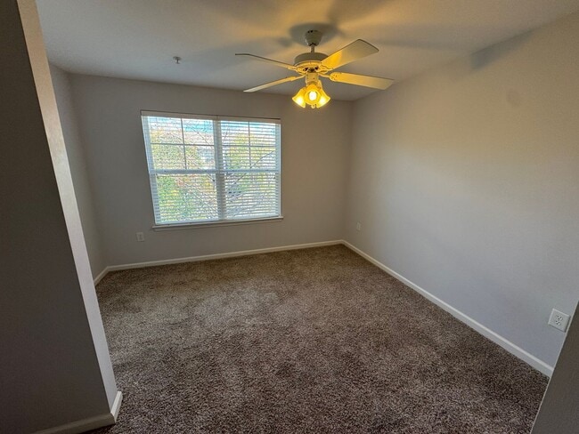 Building Photo - Available Now! 2 Bed/2 Bath in The Woodlands!