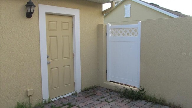 Building Photo - 9735 Fenrose Terrace