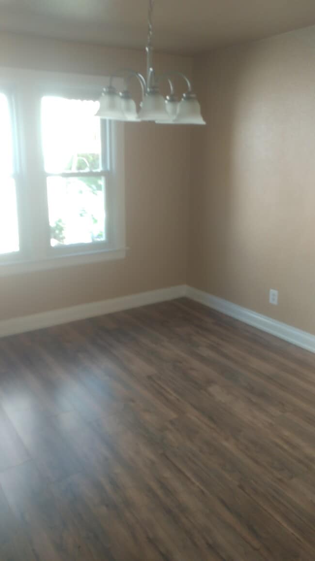 Building Photo - 9946 Carlyle Ave