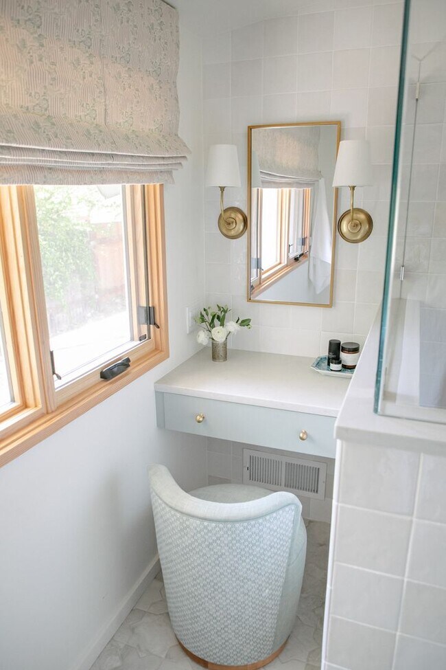 Building Photo - Beautiful Carmel Valley Home 3bed/3bath Re...