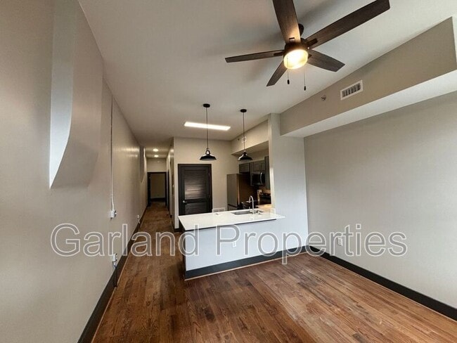 Building Photo - 73 W Main St