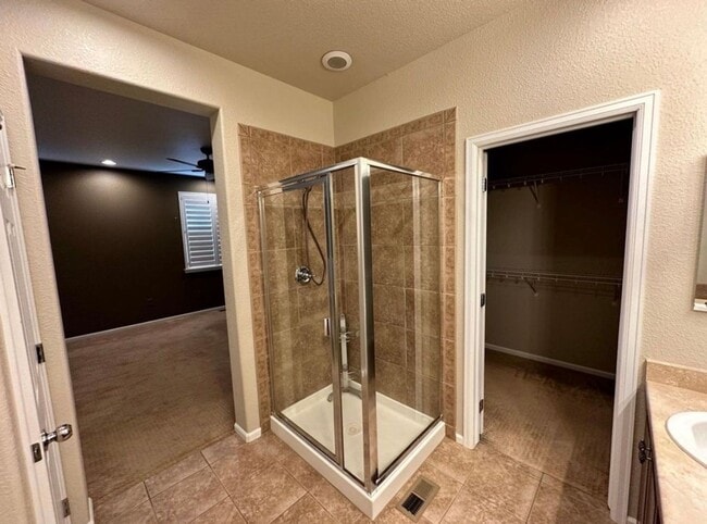 Building Photo - 10585 Parkington Ln