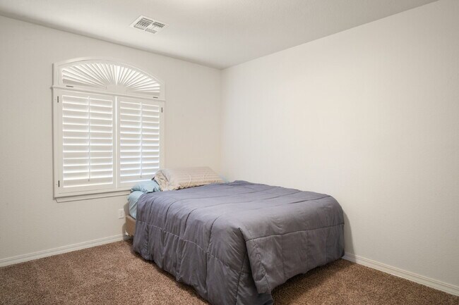 Building Photo - 13483 Halifax St