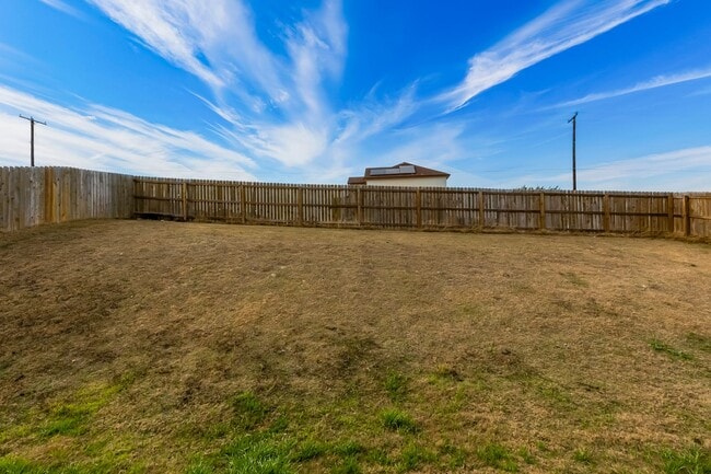 Building Photo - 1733 Dryden Ave