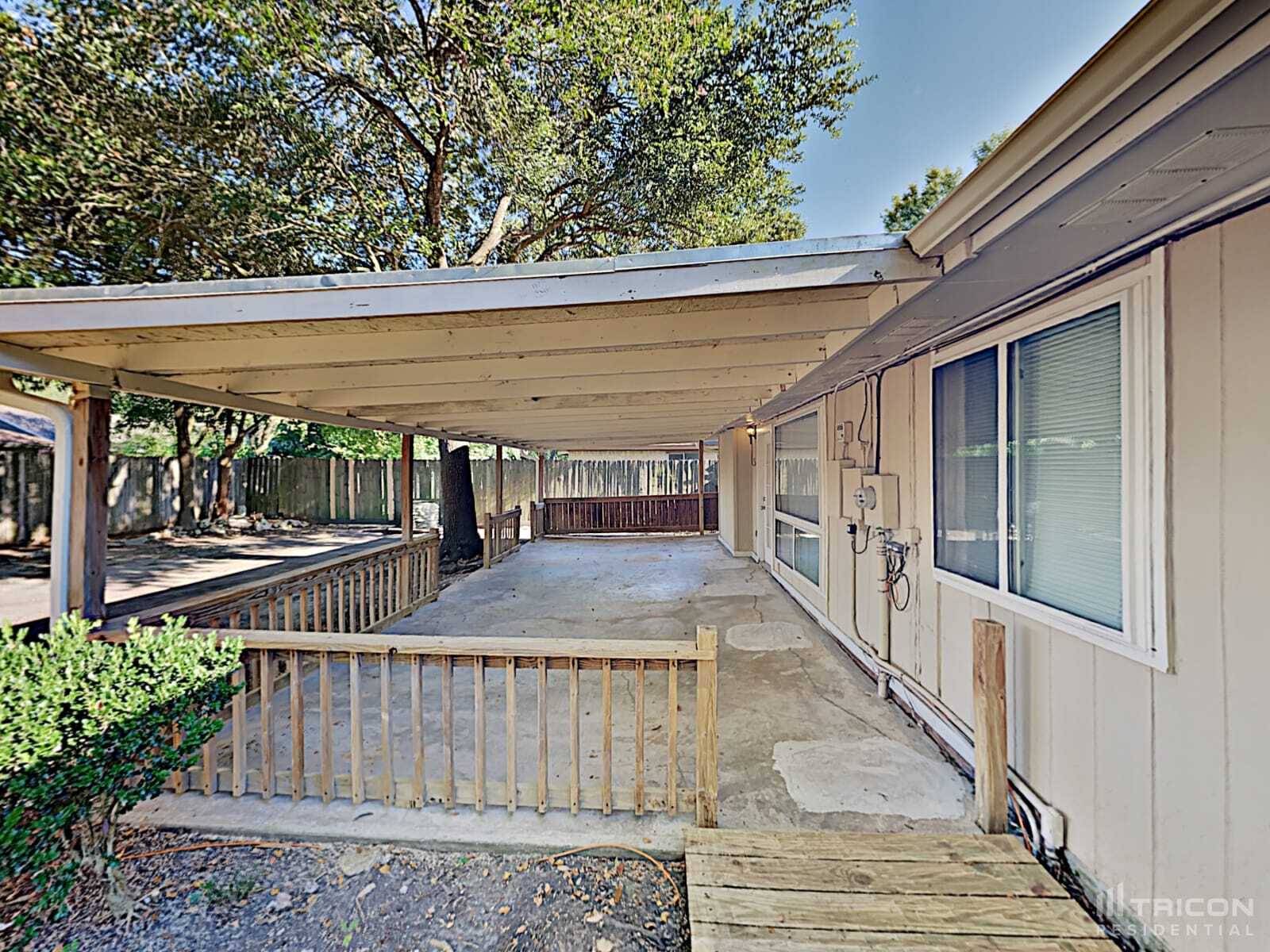 Building Photo - 120 WoodCrest Dr
