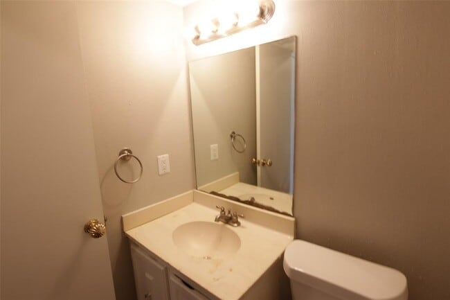 Building Photo - 12155 Huntington Venture Dr