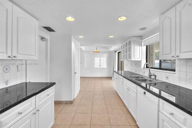 Building Photo - 13340 NW 8th Ct