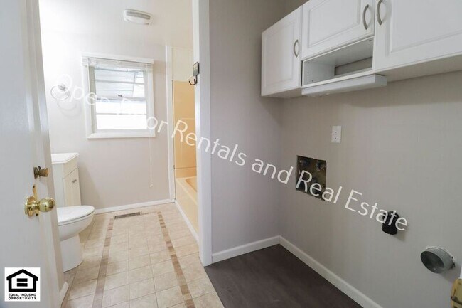 Building Photo - 6305 Salge Dr