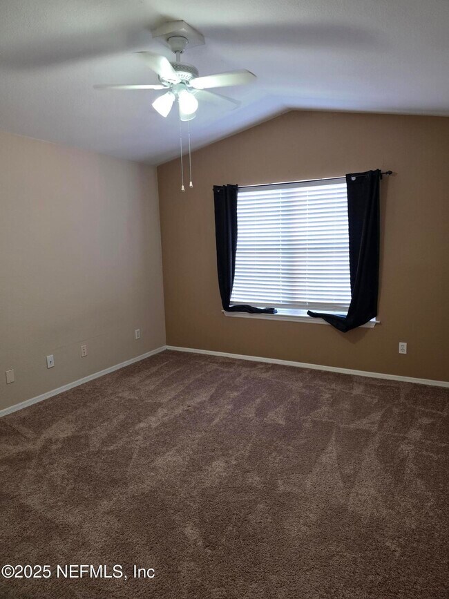 Building Photo - 13810 Sutton Park Dr N