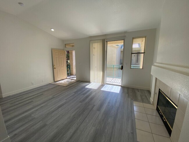 Building Photo - 5155 W Tropicana Ave