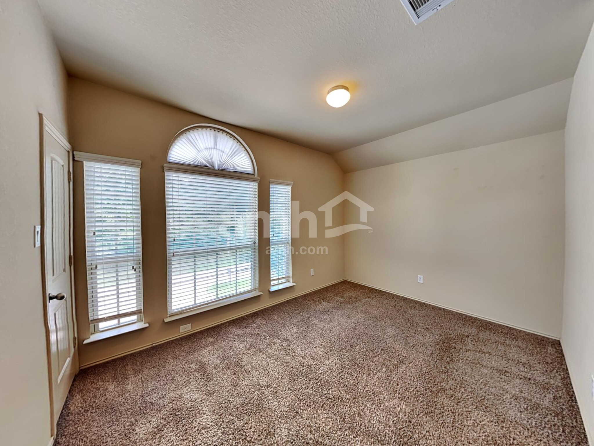 Building Photo - 33217 Wedgewood Dr