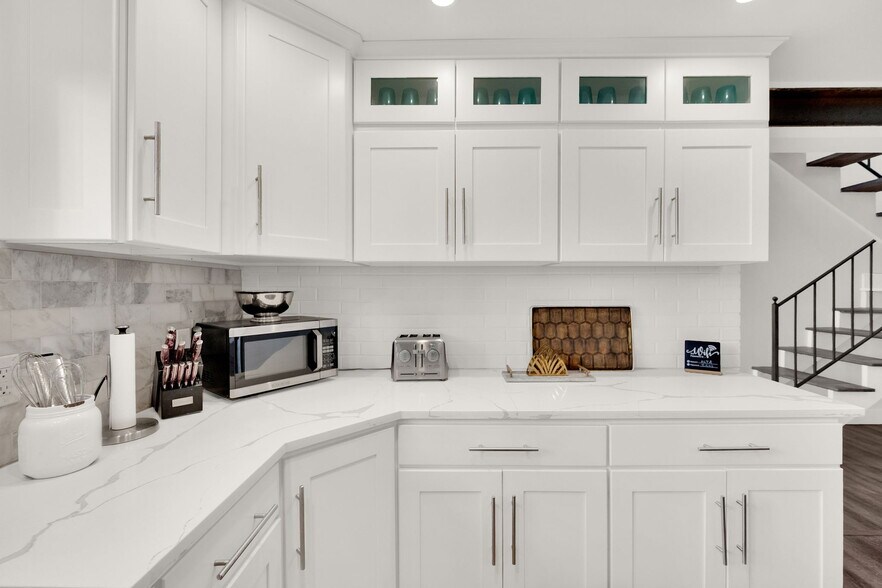 Building Photo - 2578 Dimple Dell Rd