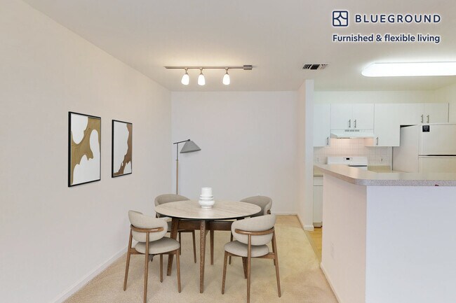 Building Photo - 313 Avalon Cir