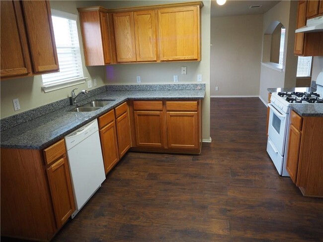 Building Photo - 506 Stewart Dr