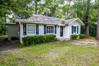 Building Photo - 350 Pineview Dr
