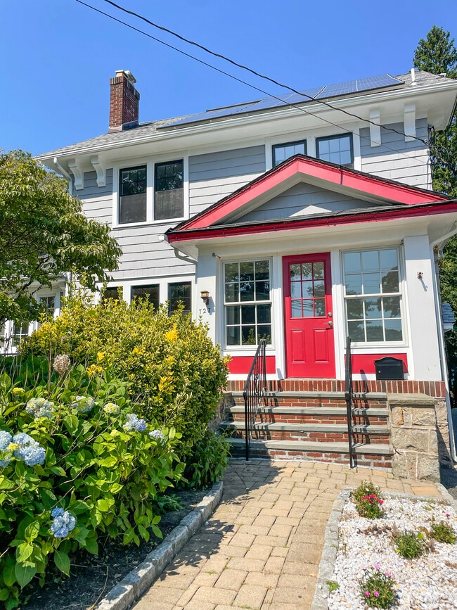 Primary Photo - 727 Pelhamdale Ave
