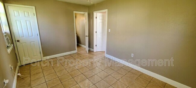 Building Photo - 1 Ellis Dr