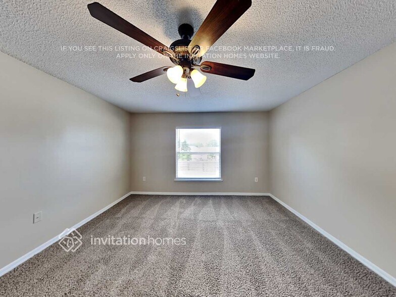 Building Photo - 833 Sun Ridge Village Dr