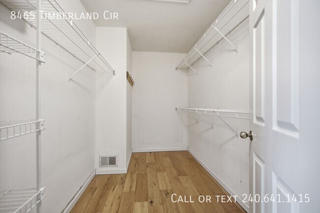 Building Photo - 8465 Timberland Cir