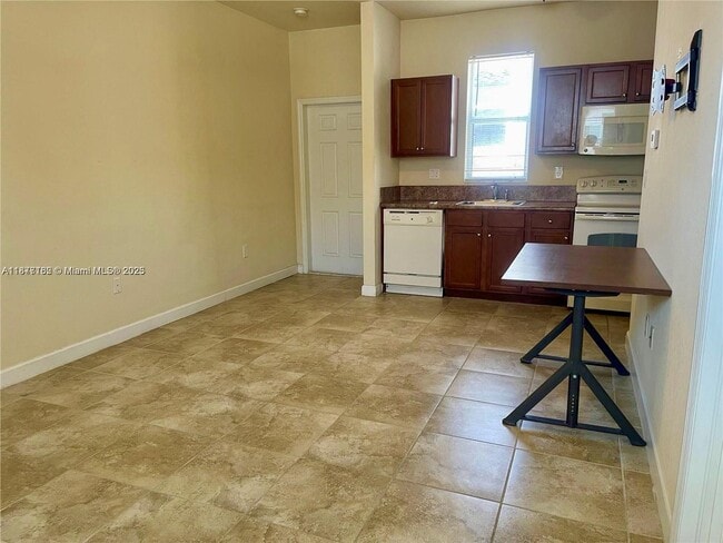 Building Photo - 9203 SW 170th Ct