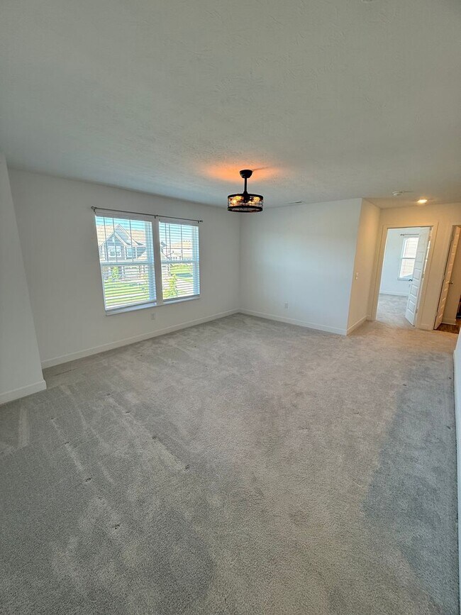 Building Photo - 1046 Elmwood Ln