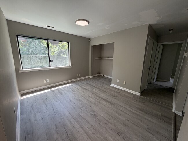Building Photo - 5224 Farm Pond Ln