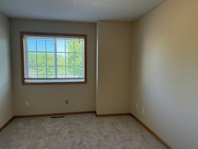 Building Photo - Easy Living On Gettysburg Way