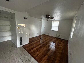 Building Photo - 106 Lynnwood Ave