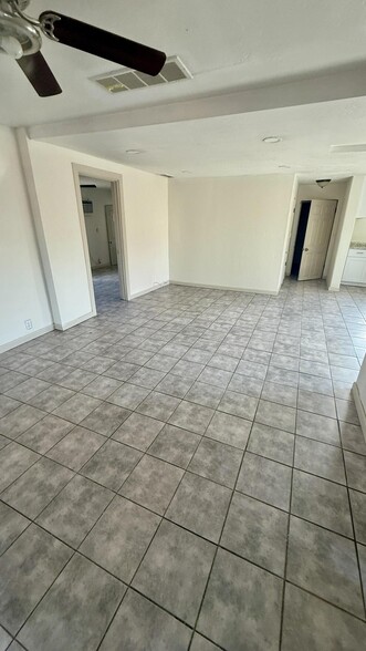 Building Photo - 4828 S 35th Dr