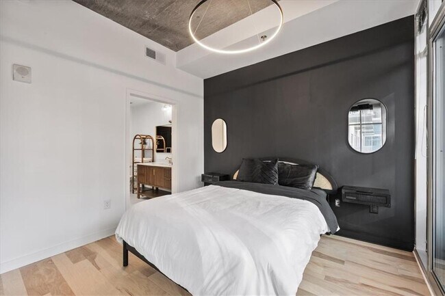 Building Photo - 250 Pharr Rd NE