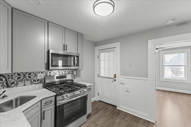 Building Photo - 88-94 Lafountain St