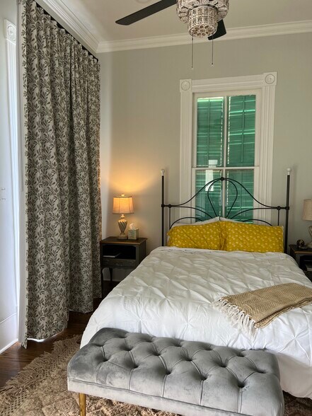Queen size bed fits nicely - 1616 Post Office St