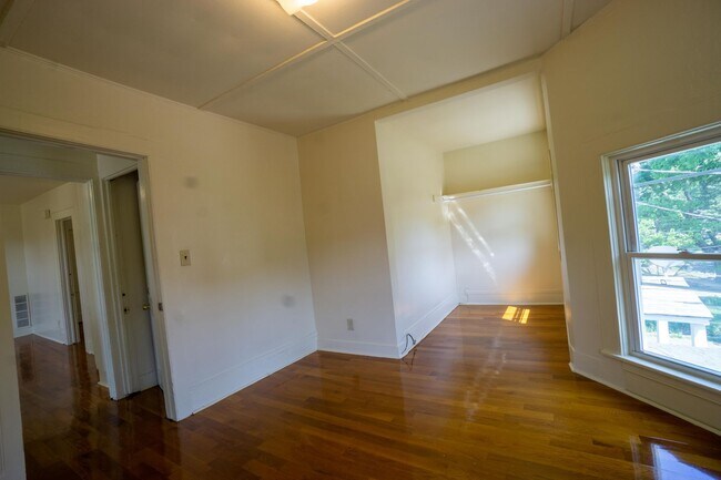 Building Photo - 556 Columbus Ave