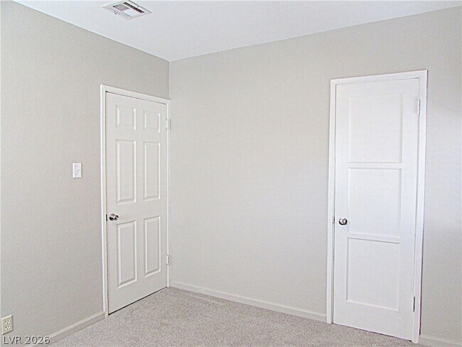 Building Photo - 405 S 15th St