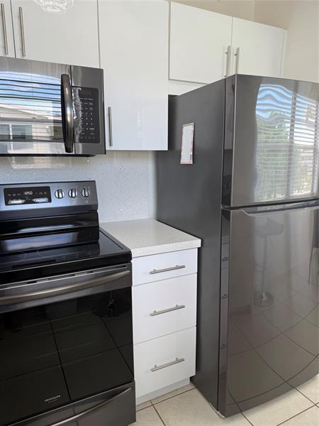 Building Photo - 144 Farnham F