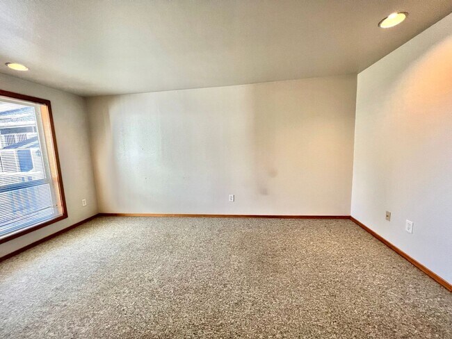 Building Photo - Cozy Grey Hawk Condo by COCC!