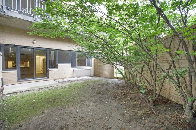 Building Photo - 25 Rockledge Ave