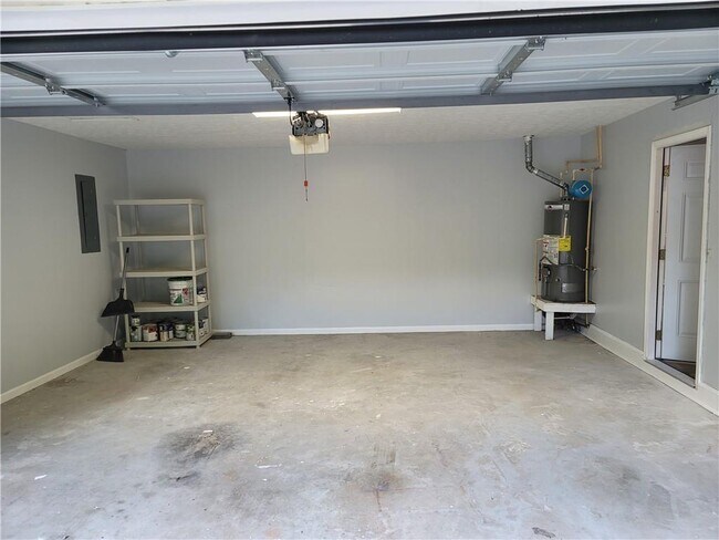 Building Photo - 8040 GA-54