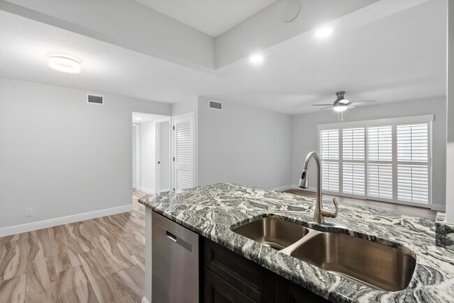 Building Photo - 2518 SE Anchorage Cove