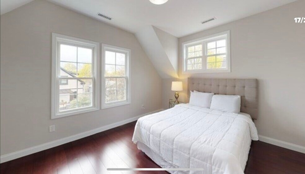 Building Photo - 318 Concord Ave