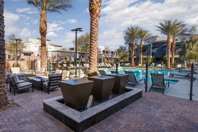 Building Photo - Luxury Summerlin/Affinity townhome