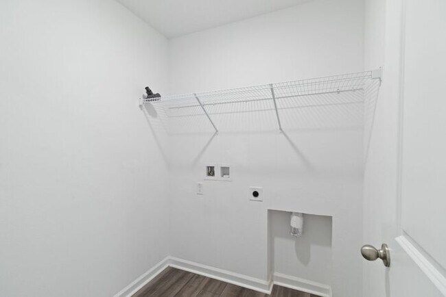 Building Photo - 4 Bed, 2.5 Bath Hidden Creek Home for Lease!