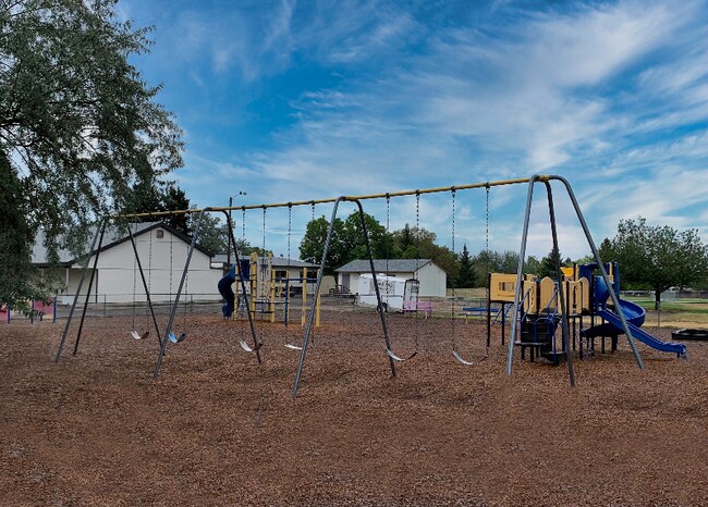 Building Photo - 1319 Walnut St